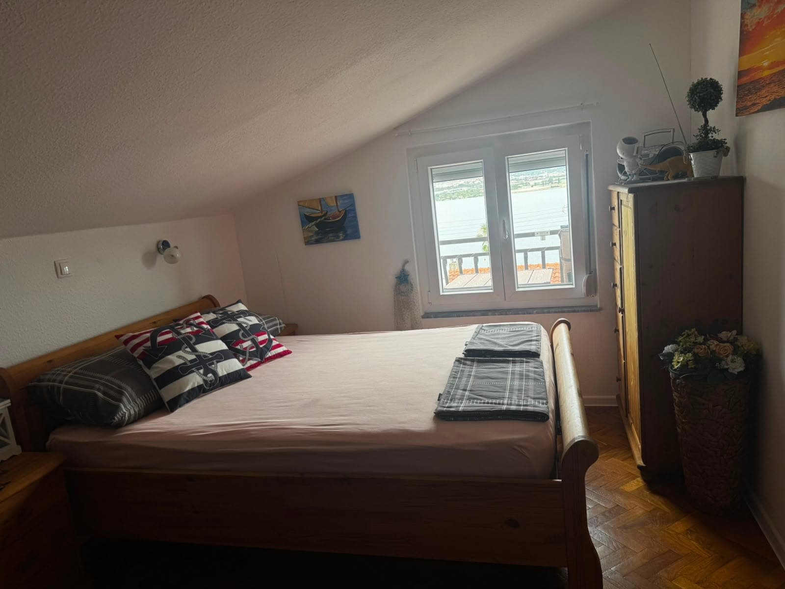 Bedroom with an additional sofa bed